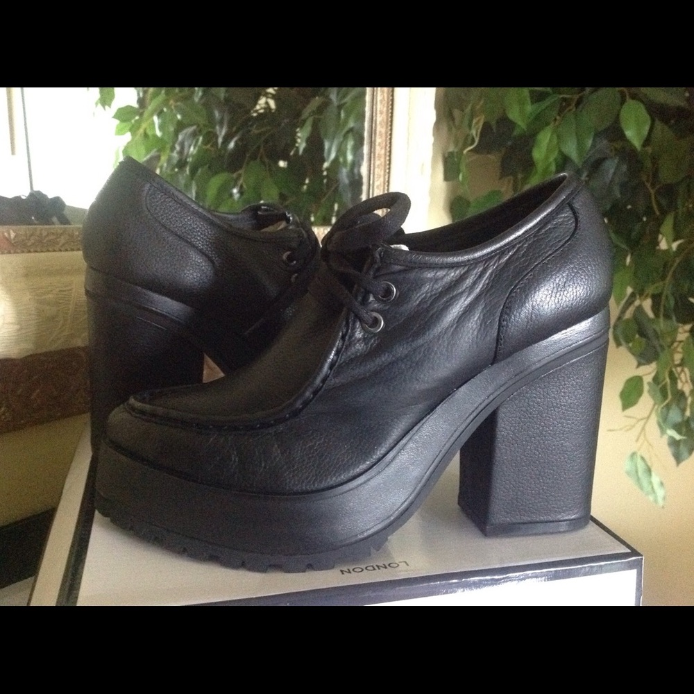 Eeight by Miista Black Leather Loafers